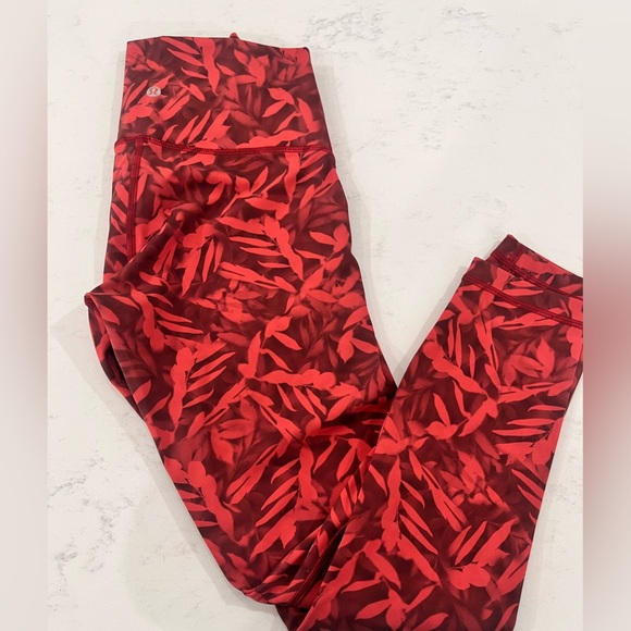 Lululemon Wunder Under High-Rise Tight 25" *Luxtreme
Spray Leaf Fireside Red - Picture 5 of 5